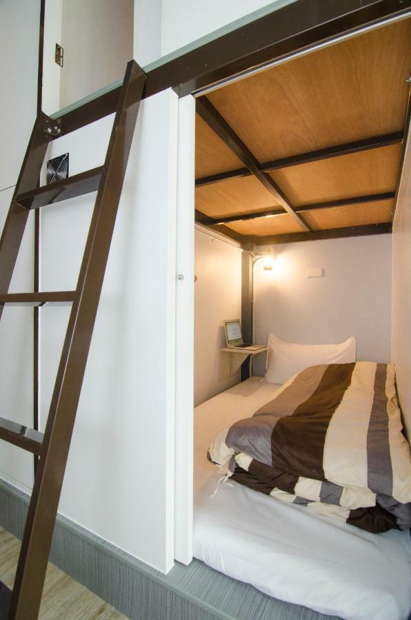 Flying Backpacker Hostel Yilan Екстериор снимка